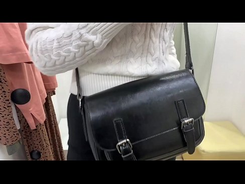 ❤️ Javna masturbacija mlade kujice FeralBerry s dildom u sobi za mjerenje ❤ Analni video na hr.fullpornercom.ru ️❤